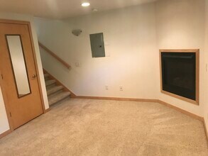 18 N Baldwin St, Unit A in Madison, WI - Foto de edificio - Building Photo