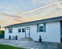 4921 SW 164th Terrace in Southwest Ranches, FL - Building Photo