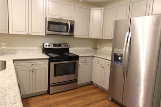 508 Julie Ln in Highlands, TX - Building Photo - Building Photo