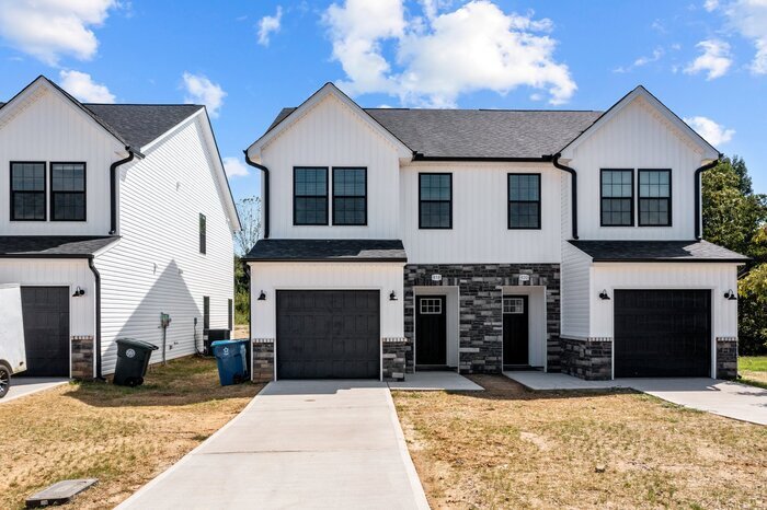 812 Crown Point Dr in Salisbury, NC - Building Photo