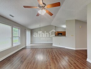10127 Yosemite Ln in Indianapolis, IN - Building Photo - Building Photo