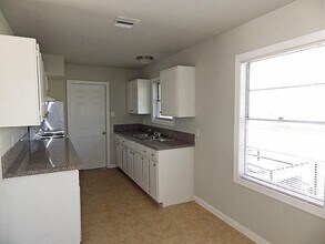 5719 Ricky St in Houston, TX - Foto de edificio - Building Photo