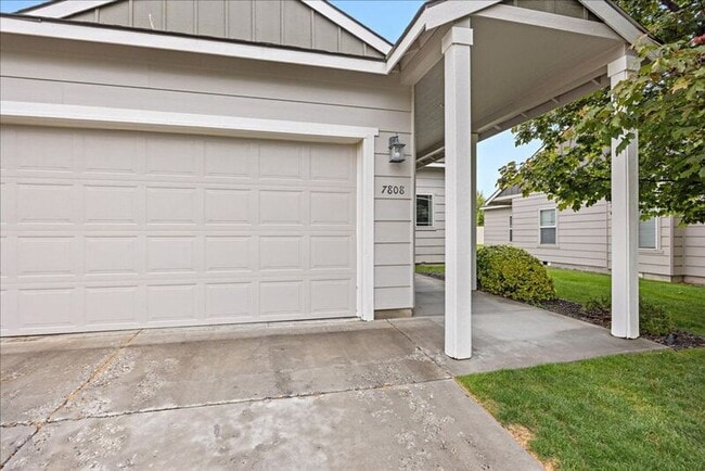 7808 W 5th Ave in Kennewick, WA - Building Photo - Building Photo