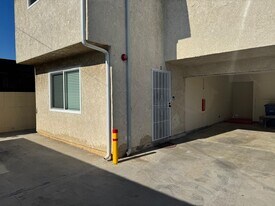 1243 W 164th St, Unit D in Gardena, CA - Building Photo