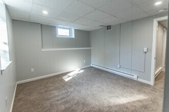72 W Broadway, Unit 72 B All Utilities Incl in Derry, NH - Building Photo - Building Photo