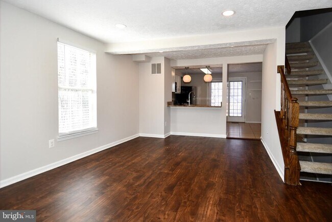 1648 Fieldthorn Dr in Reston, VA - Building Photo - Building Photo