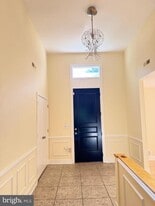 7913 Charleston Ct in Bethesda, MD - Building Photo