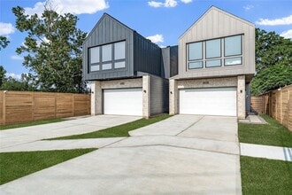 4110 Cortlandt St, Unit 25B in Houston, TX - Building Photo - Building Photo