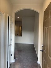 379 Joanne Lp in Buda, TX - Foto de edificio - Building Photo