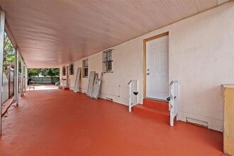 1060 Opa-locka Blvd in Opa Locka, FL - Building Photo - Building Photo