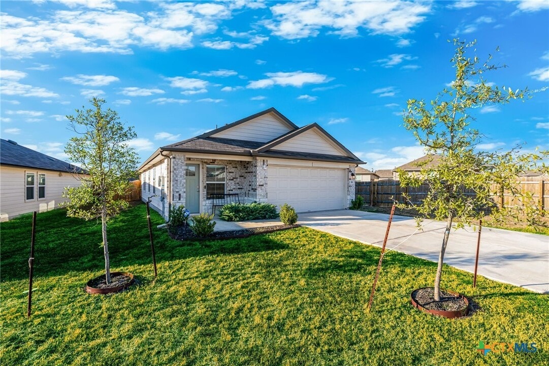 155 Globe Mallow Cir in Kyle, TX - Foto de edificio