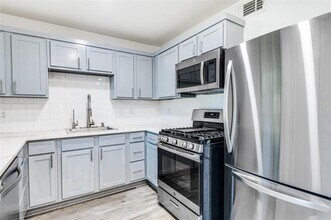 2427 Tolosa Dr in Dallas, TX - Building Photo - Building Photo