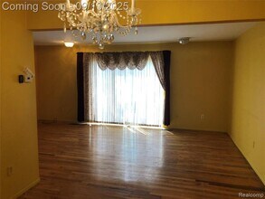19609 W 12 Mile Rd in Southfield, MI - Building Photo - Building Photo