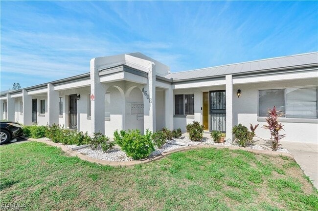 property at 4608 SE 4th Pl