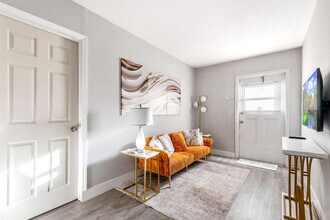 1826 Sherman St in Hollywood, FL - Building Photo - Building Photo