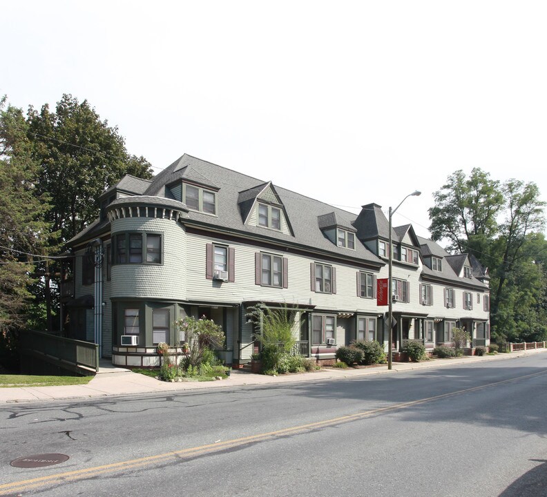 22-34 South St in Northampton, MA - Building Photo