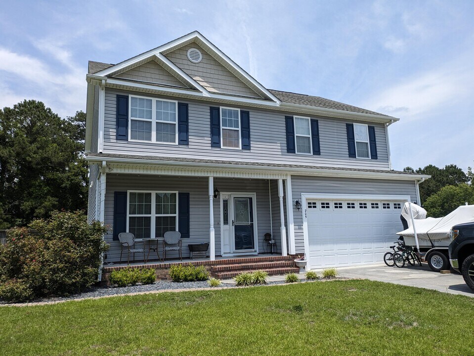 205 Bell Ridge Ln in Hubert, NC - Building Photo