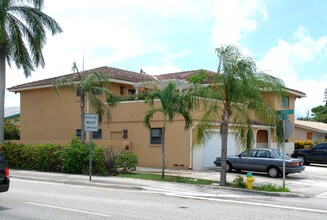 900 E Hillsboro Blvd in Deerfield Beach, FL - Building Photo - Building Photo