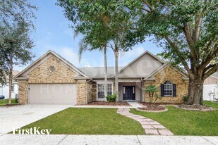 2612 Crestfield Dr in Valrico, FL - Building Photo