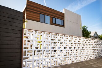 1949 Park Grove Ave. in Los Angeles, CA - Foto de edificio - Building Photo