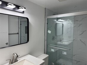 15610 SW 80th St in Miami, FL - Building Photo - Building Photo