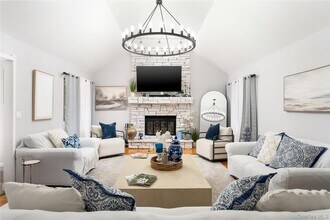 5 Bay Woods Dr in Hampton Bays, NY - Building Photo - Building Photo