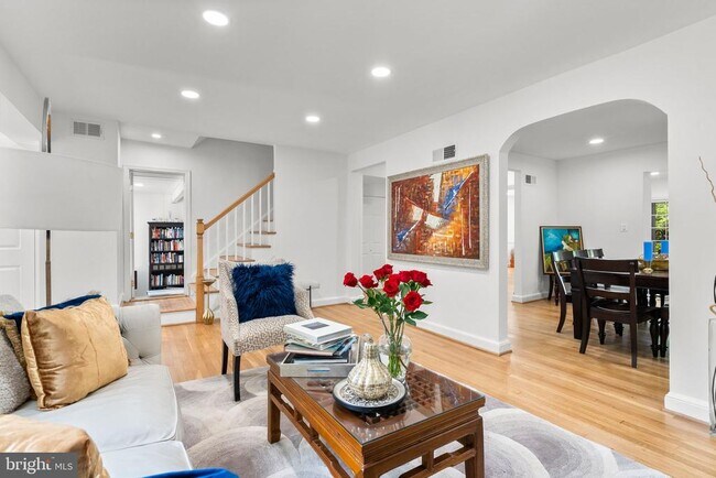 5602 Gloster Rd in Bethesda, MD - Building Photo - Building Photo