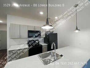 3529 30th Ave in Kenosha, WI - Foto de edificio - Building Photo