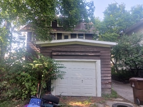 817 Bancroft Ct in Lansing, MI - Foto de edificio - Building Photo