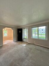 14320 Pearl St in Southgate, MI - Building Photo - Building Photo