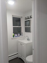 10 Eastview Dr in New Milford, CT - Building Photo - Building Photo