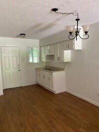 5122 Clover St photo'