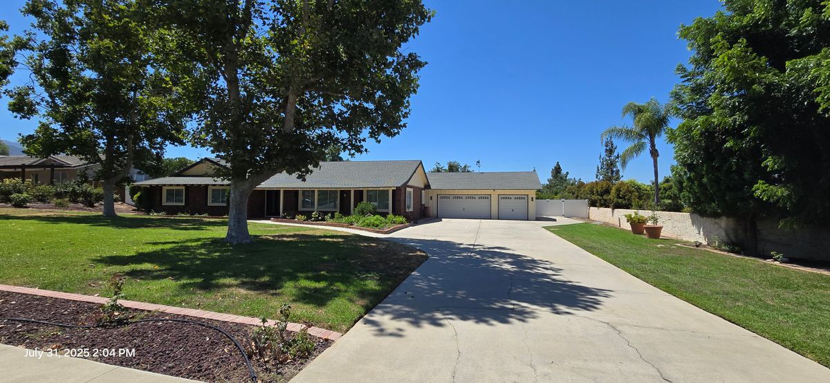 3024 Sonrisa Dr in Corona, CA - Building Photo