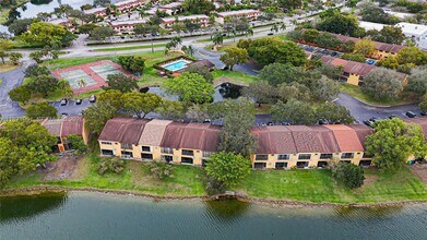 9060 NW 45th Ct in Sunrise, FL - Building Photo - Building Photo