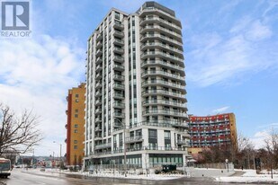 840 Queens Plate Dr in Toronto, ON - Building Photo
