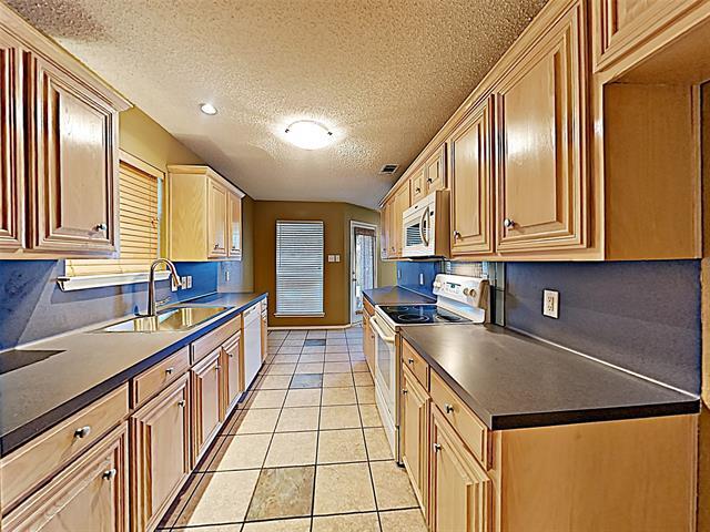 property at 1324 Meadow Rose Trail