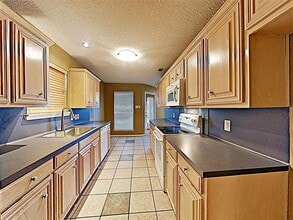 1324 Meadow Rose Trail in Burleson, TX - Building Photo - Building Photo