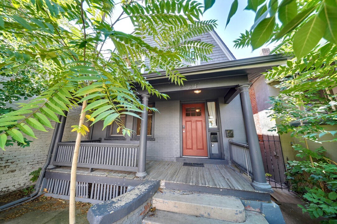 2528 W 23rd Ave in Denver, CO - Foto de edificio