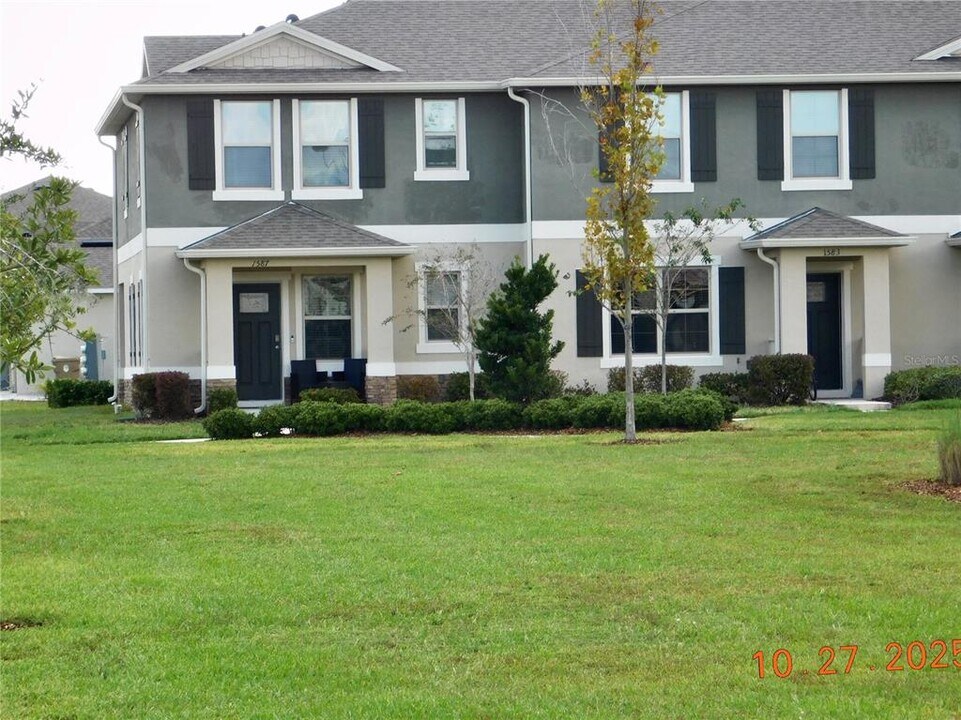 1587 Candlefire Row in Kissimmee, FL - Building Photo