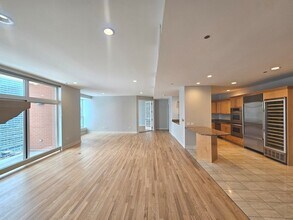 415 E North Water St, Unit 2204 in Chicago, IL - Building Photo - Building Photo