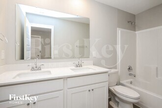 2335 S Carlota Dr, Unit 410 in New Palestine, IN - Building Photo - Building Photo