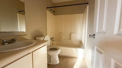 310 Vieux Orleans Cir in Lafayette, LA - Building Photo - Building Photo