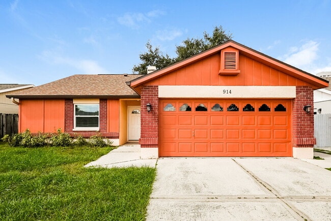 property at 914 Axlewood Cir