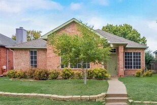 10104 Burgundy Dr in Frisco, TX - Building Photo