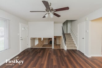 5144 Oakwood Ct in Oak Forest, IL - Foto de edificio - Building Photo