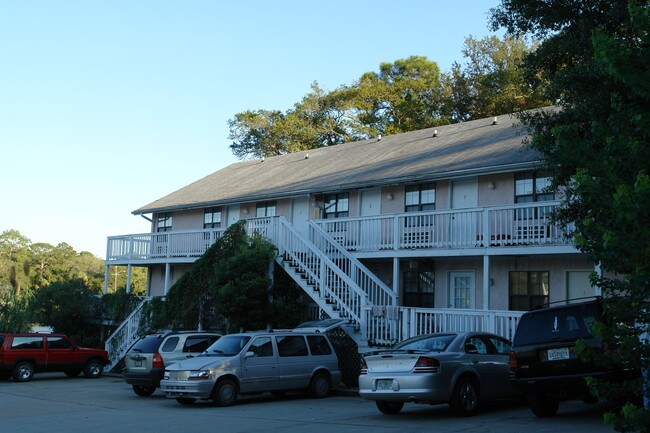 428 Mckenzie Ave in Panama City, FL - Foto de edificio - Building Photo