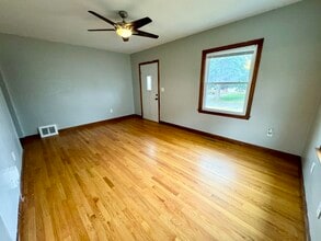 2137 Stadium Dr in Rock Island, IL - Building Photo - Building Photo