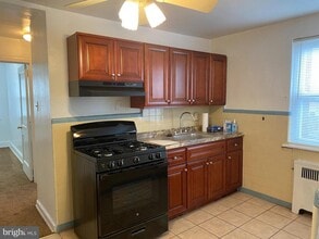 6434 Oxford Ave in Philadelphia, PA - Building Photo - Building Photo