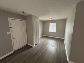 728 Gatehouse Pl in Lexington, KY - Foto de edificio - Building Photo