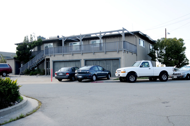 1031 Dennstedt Ct in El Cajon, CA - Foto de edificio - Building Photo